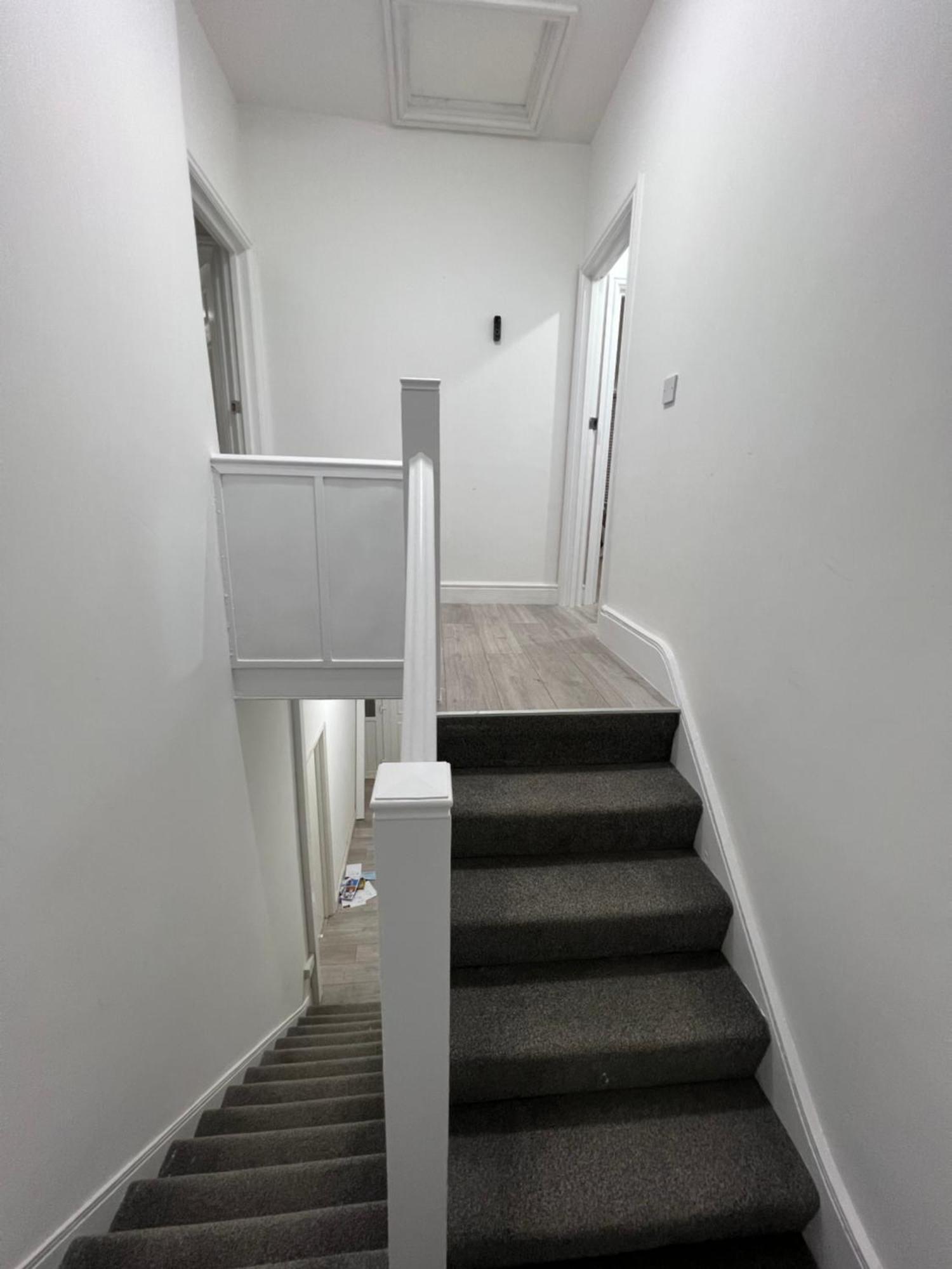 F4 Luxury Stays One Bed Apartment With Parking إيلفورد المظهر الخارجي الصورة